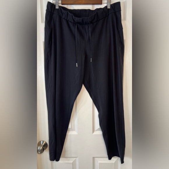 lululemon athletica Pants - Lululemon‎ Black Drawstring Pants Women’s Size 12